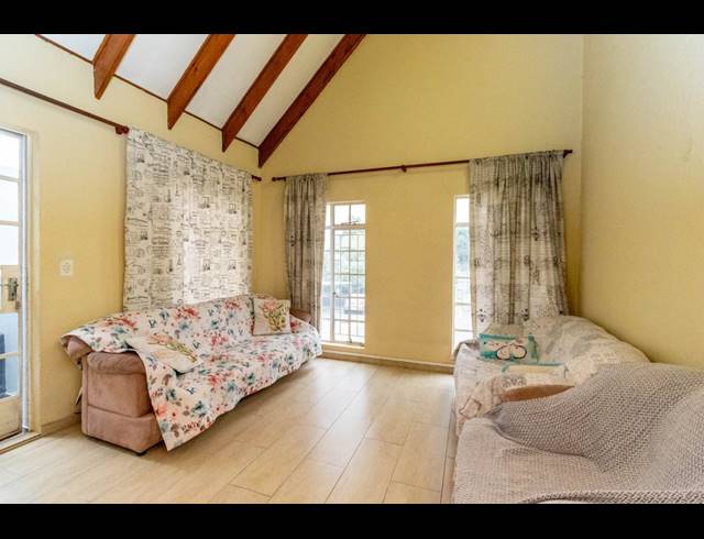 3 BEDROOM TOWNHOUSE FOR SALE IN EDEN GLEN